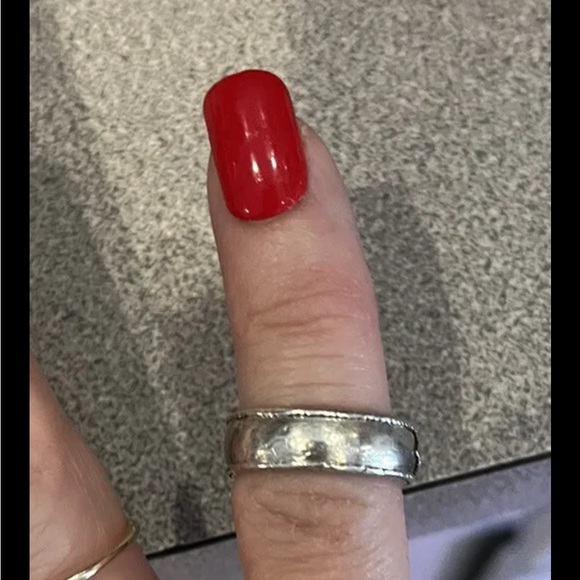 🔥Sterling Silver Vintage Women’s Band Ring w/triangular rare designs Stamped 925 - Picture 6 of 8